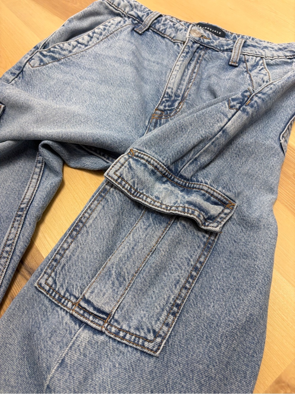 Aeropostale High Rise Wide Leg Cargo Jeans Light Wash Denim Size 8 GUC Y2K Style - Picture 5 of 12